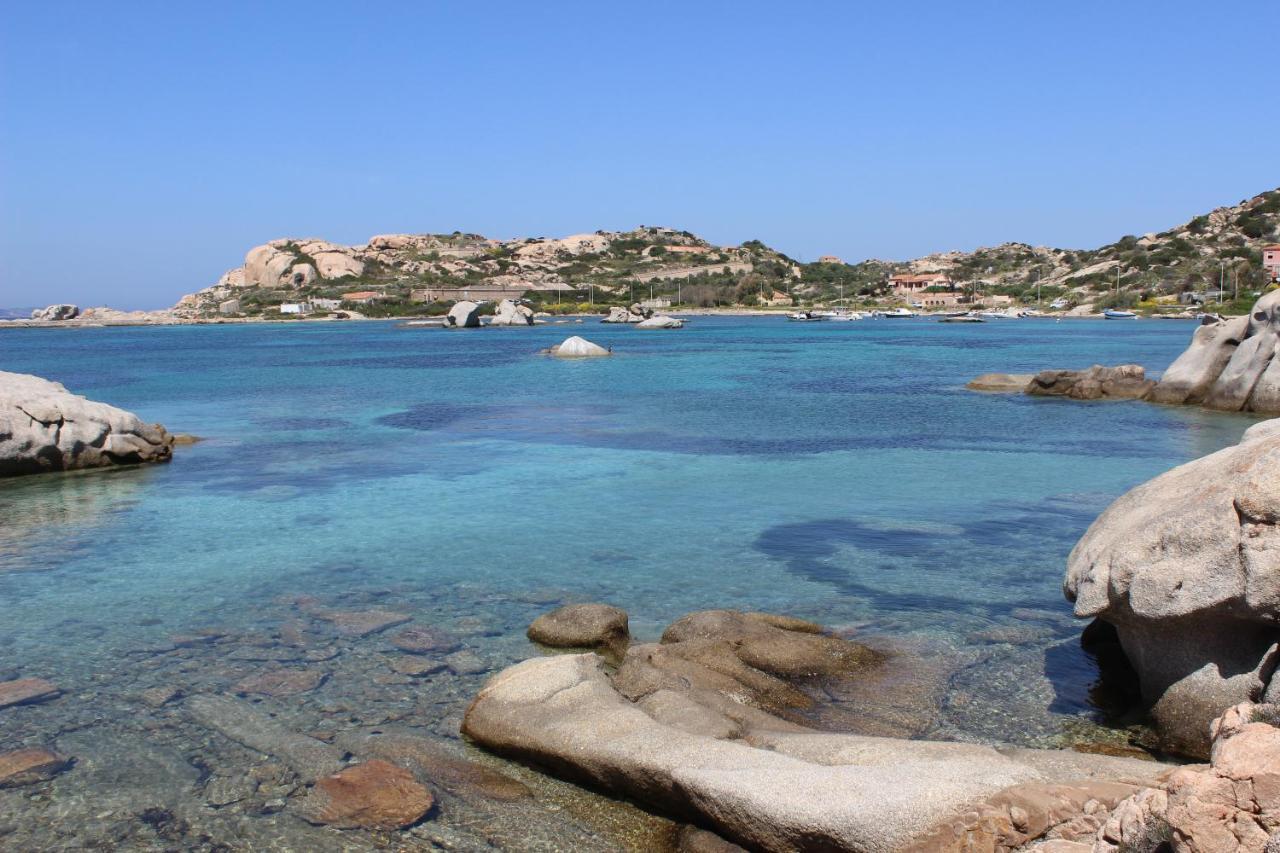 Residence Con Piscina A 4 Km Da Baja Sardinia Cala Bitta Exterior photo